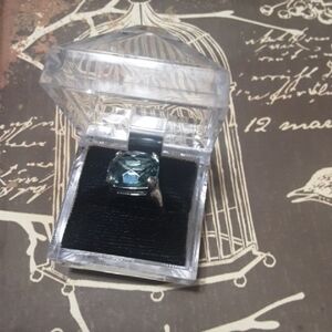 Elegant Silver Ring with Blue Aquamarine Gemstone